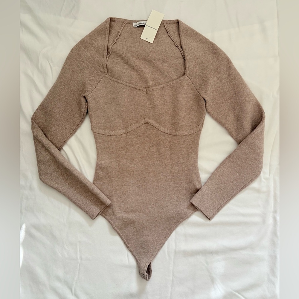 Abercrombie & Fitch Long-Sleeve Sweetheart Sweater Bodysuit